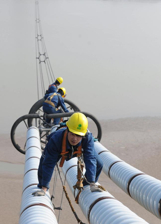 #（社会）（3）向家坝至上海&plusmn;800千伏高压直流输电线路冬季检修进入尾声