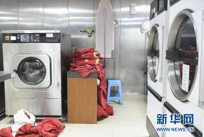 （社会）（6）&ldquo;海洋石油981&rdquo;上的员工生活