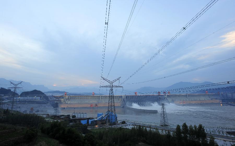 #（经济）（10）三峡工程“点亮”半个中国 累计发电超过5600亿千瓦时
