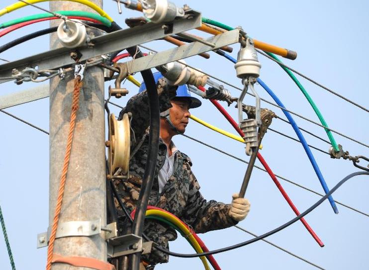 安徽：电力部门攻坚解决农村用电难