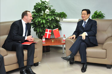 刘琦副局长和丹麦气候能源建筑部马丁·利泽高部长一行考察国家可再生能源中心