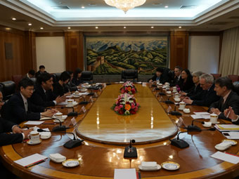 努尔•白克力会见法国电力集团总裁