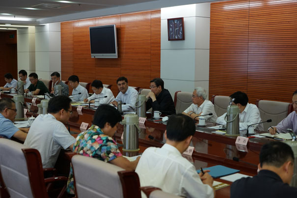 国家能源局党组中心组开展“三严三实”专题教育第二专题第一次学习研讨