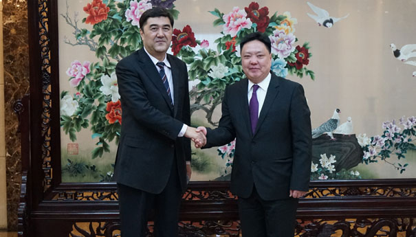 努尔•白克力会见蒙古民族民主党主席、政府大项目部部长