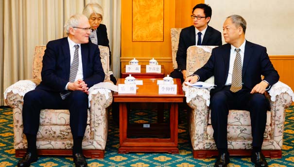 李仰哲会见法国电力集团董事长