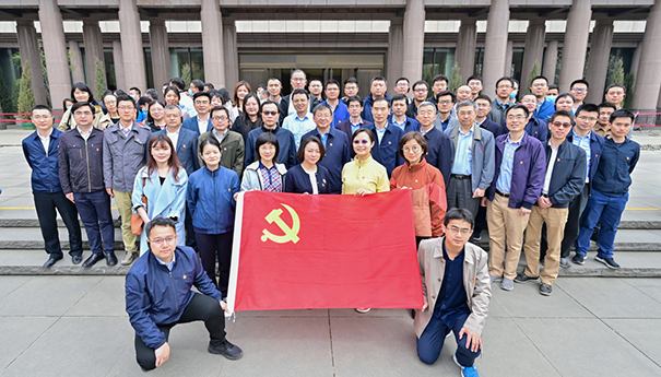 章建华带队赴香山革命纪念馆开展党史学习教育主题党日活动